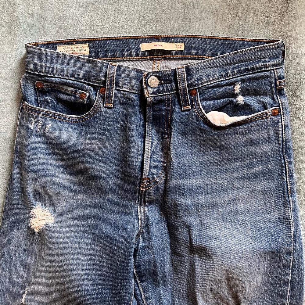 Levi’s Wedgie Fit Dark Wash